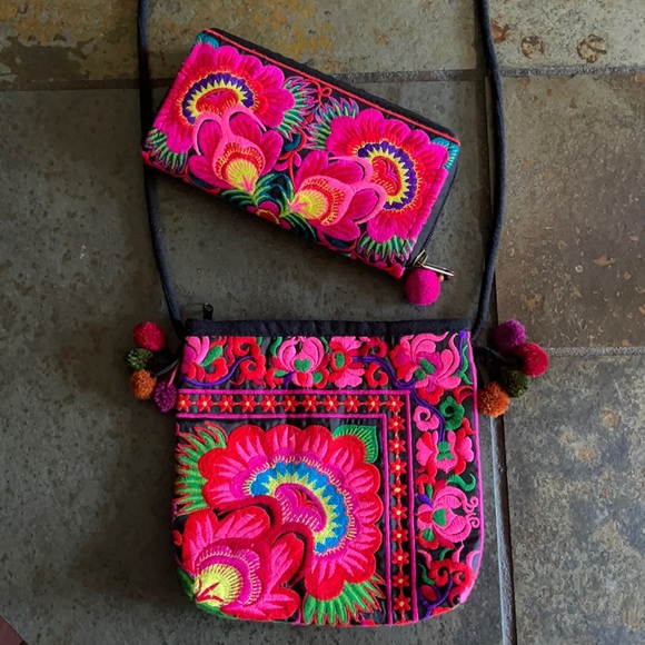 NWOT Thailand Matching Crossbody & Wallet Set - Picture 1 of 16